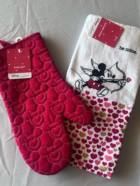 Mickey Valentines Kitchen Towel & Oven Mitt